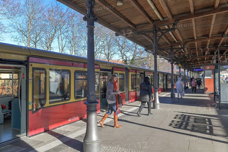 Zehlendorf S-Bahn station