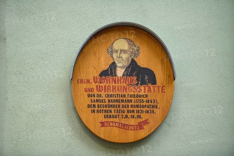 Memorial plaque