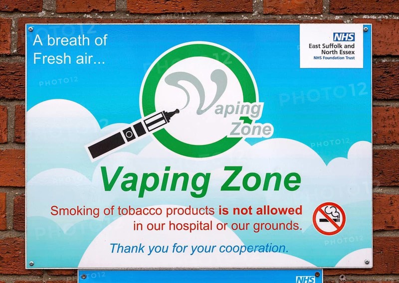 Vaping Zone smoking notice sign