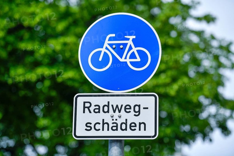 Traffic sign Cycle path damage