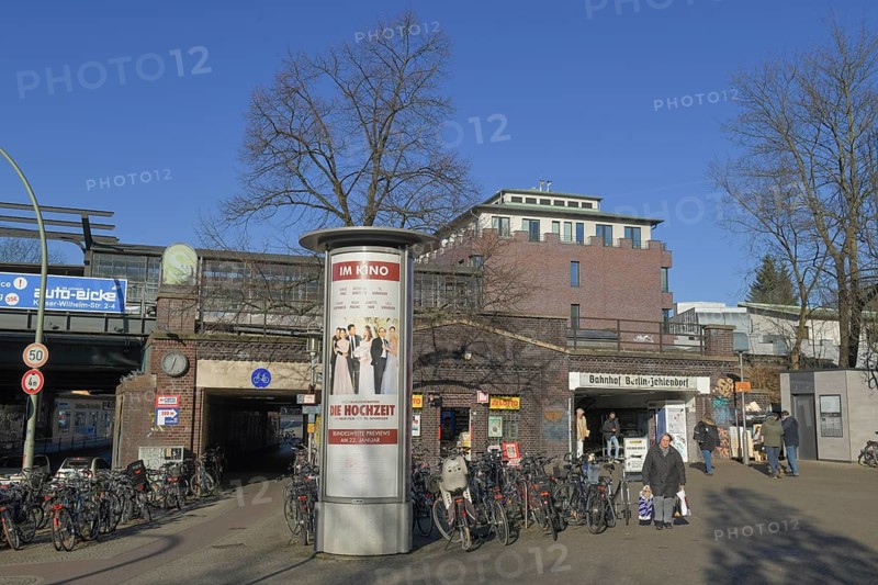 Zehlendorf S-Bahn station