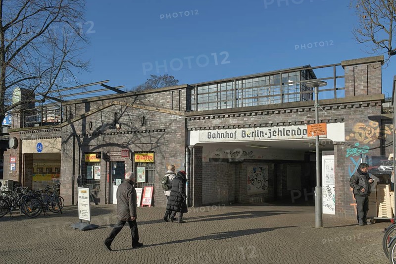 Zehlendorf S-Bahn station