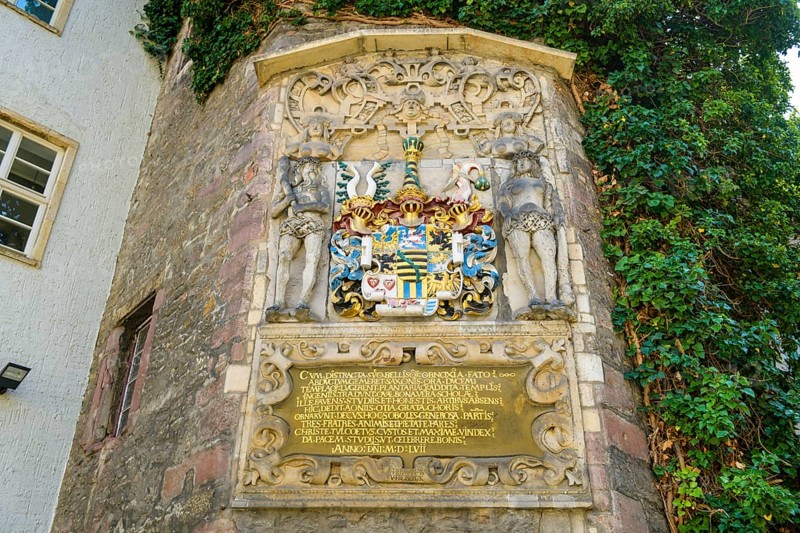 Ernestine coat of arms