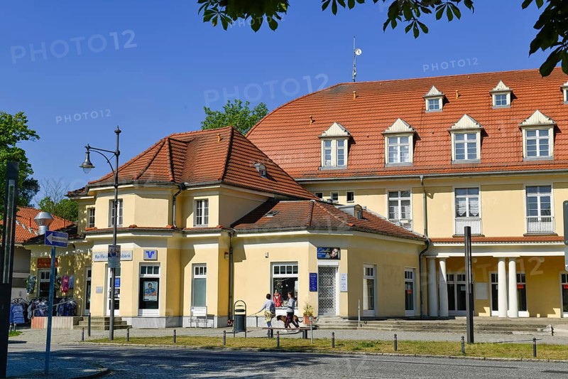 Commercial building