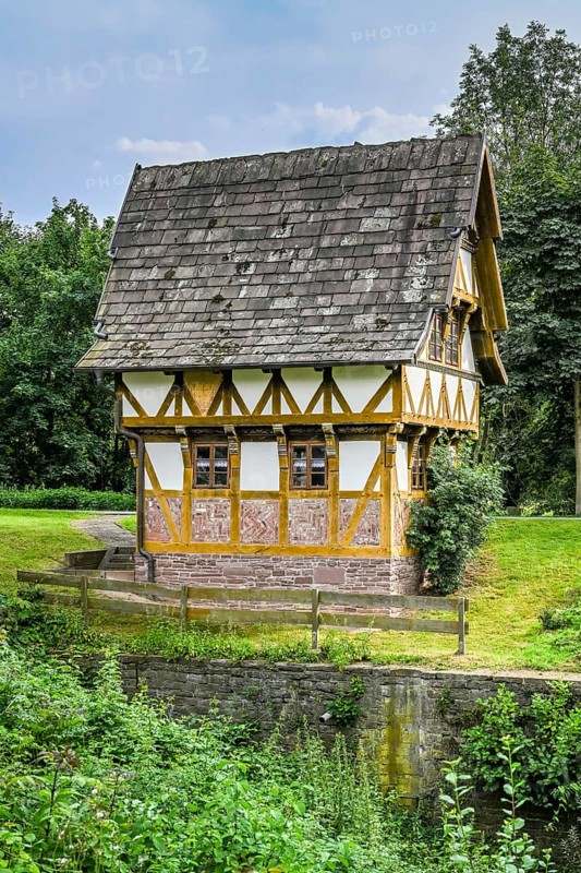 Old gauge house on the Weser