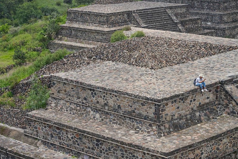 Platform at the Plaza de la Luna