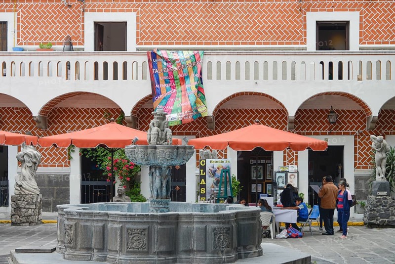 El Parian craft market