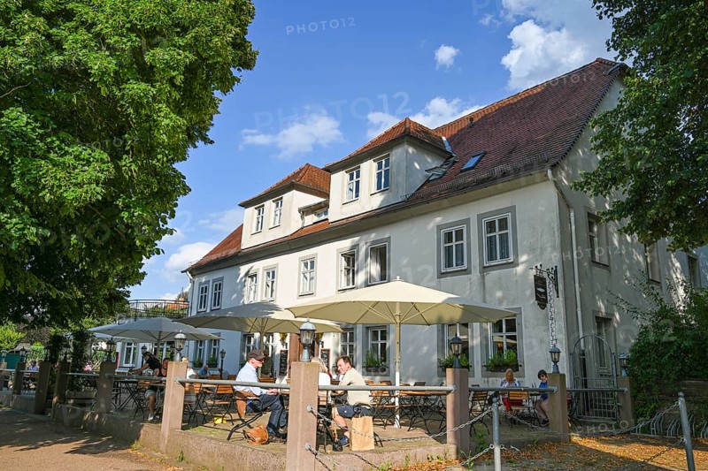 Hotel and beer garden Zum Weserdampfschiff