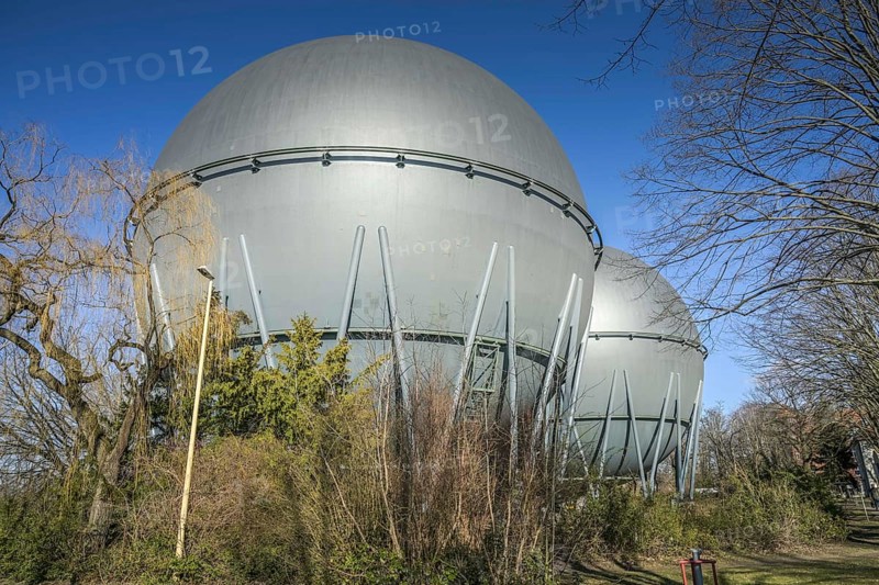 Spherical gas tank