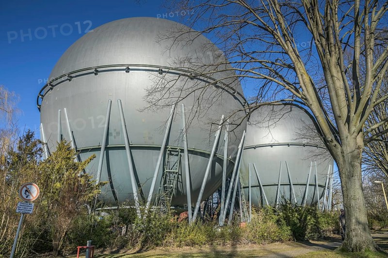 Spherical gas tank