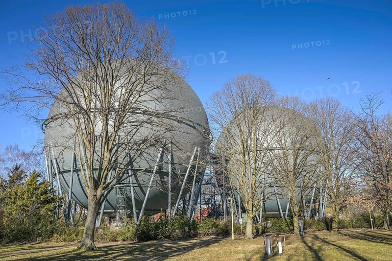 Spherical gas tank