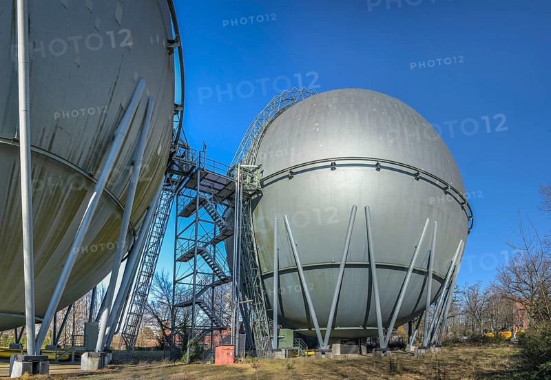 Spherical gas tank
