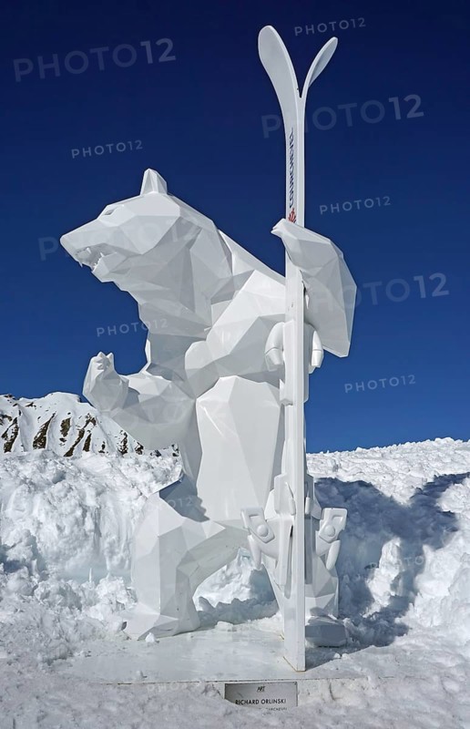 Sculpture Standing Bear with Ski