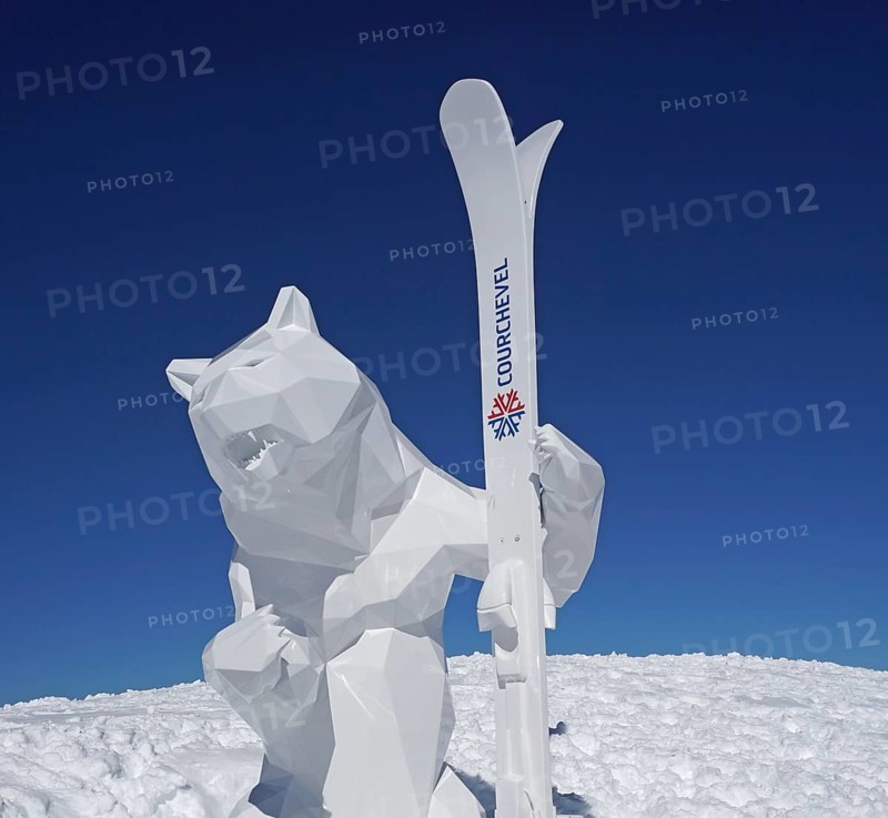 Sculpture Standing Bear with Ski