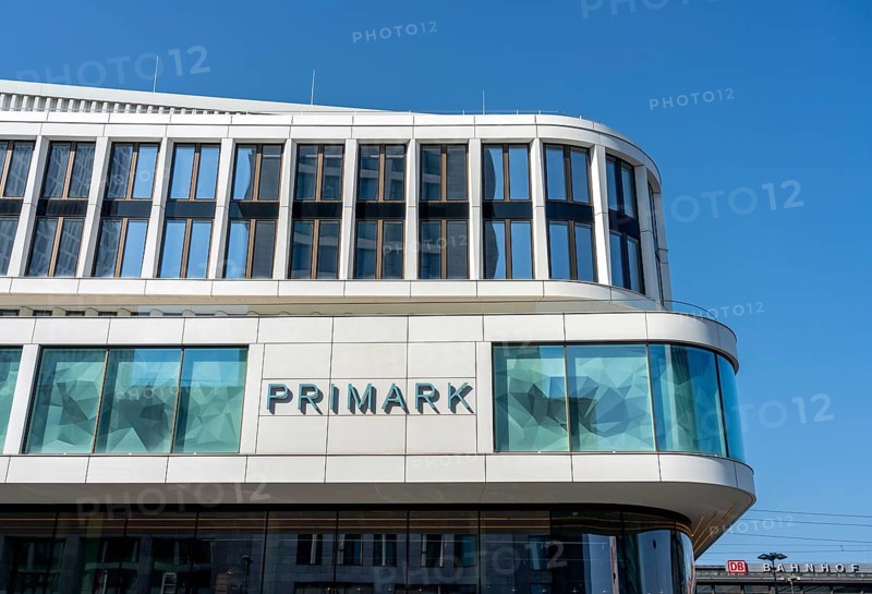 Primark fashion boutique at Zoologischer Garten station