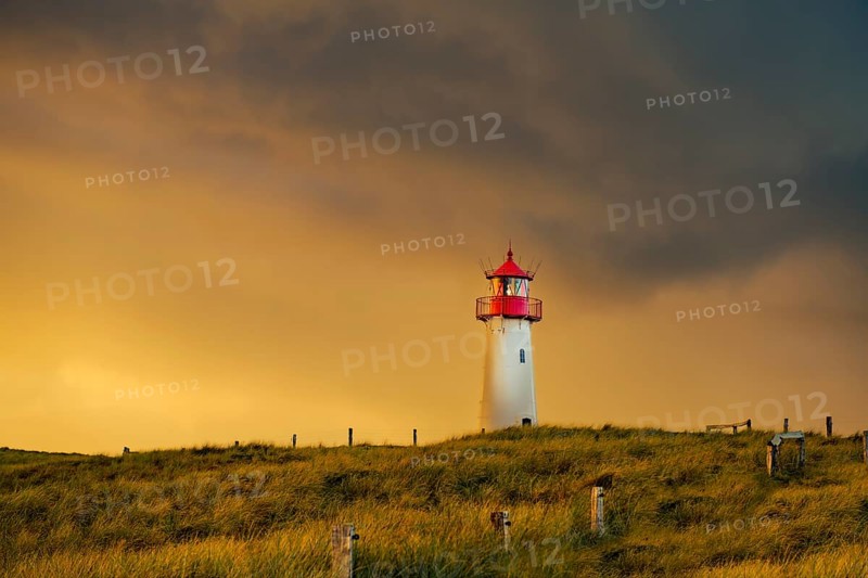 List-ost lighthouse
