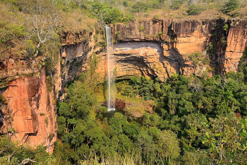 Veu da Noiva waterfall