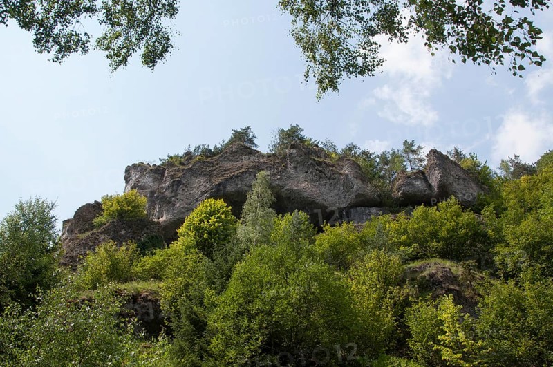 Dry slopes and boulders near Pottenstein