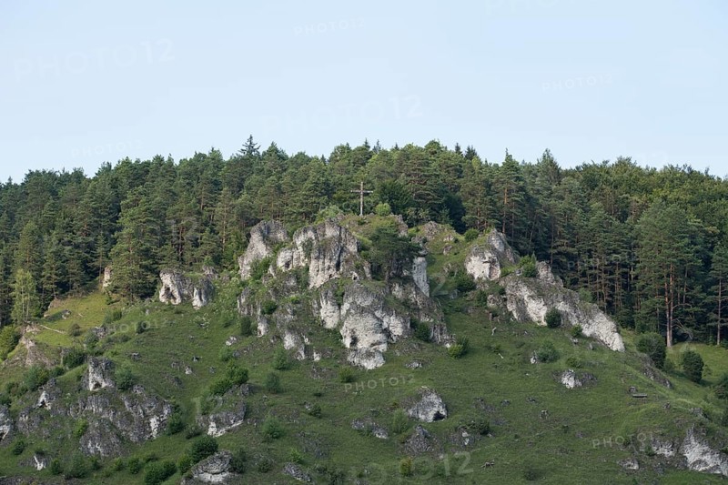 Dry slopes and boulders near Pottenstein
