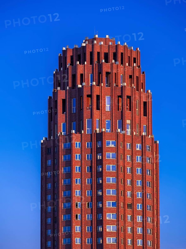 Lindner Hotel & Residence Main Plaza at sunset