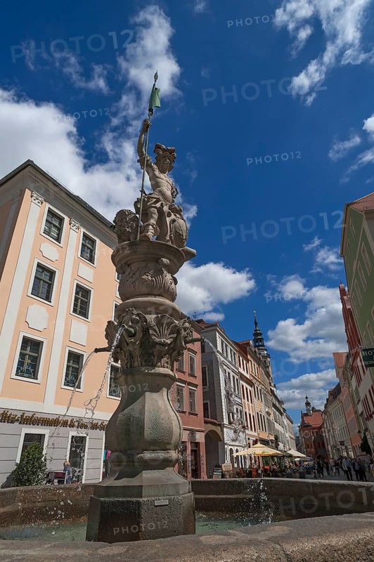 Georgsbrunnen von 1590 mit dem kurfuerstlich saechsischen Wappen
