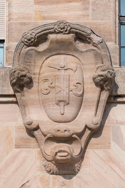 Coat of arms cartouche on the courthouse