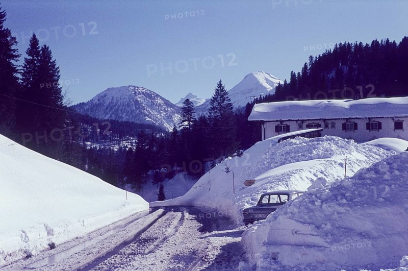 Old snow on the Achen Pass