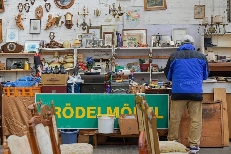 Indoor flea market at the Arena