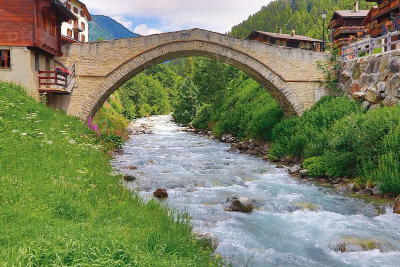 Old footbridge over the Binn in Binntal