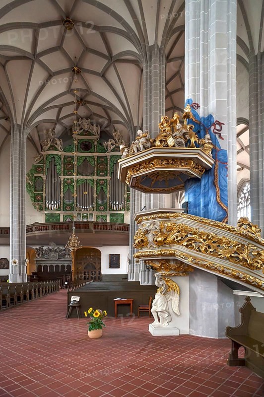 Pulpit from 1693