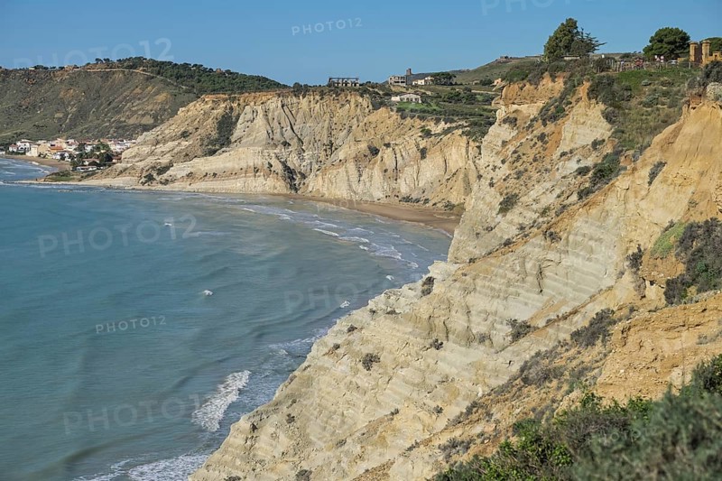 Limestone rocks north of Scala dei Turchi