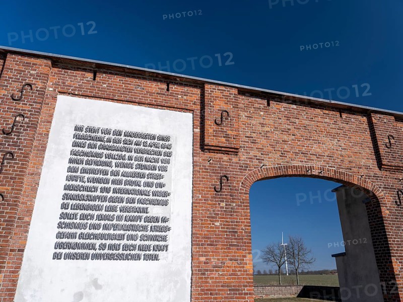 Isenschnibbe Gardelegen field barn memorial