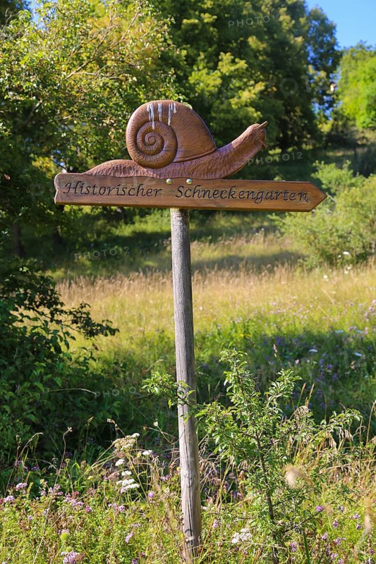 Signpost Historic Snail Garden