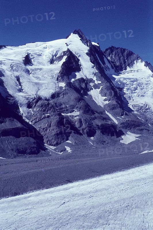 View from the Kaiser-Franz-Josefs-Hoehe to Grossglockner and Adlersruhe