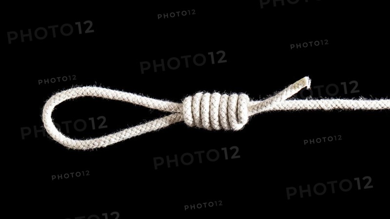 twisted cotton rope hangman knot
