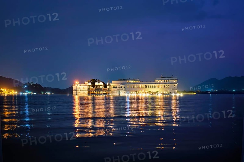 Romantic luxury India travel tourism