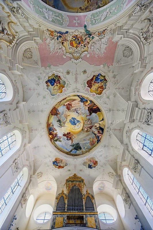 Organ and ceiling frescoes