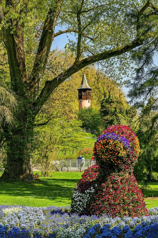 Flower sculpture and Swedish tower