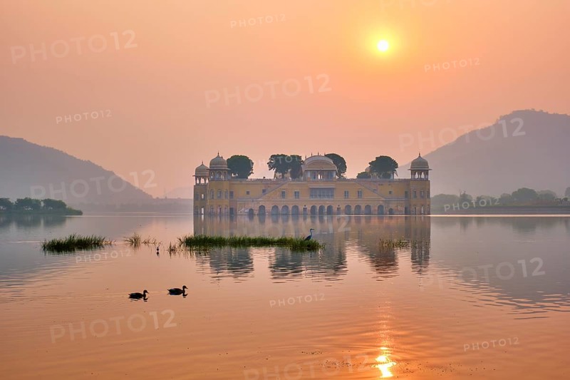 Tranquil morning at famous indian tourist landmark Jal Mahal