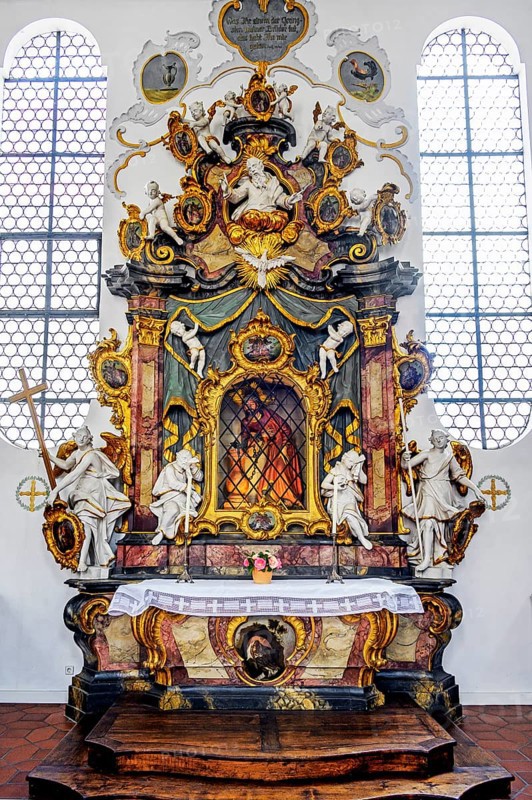 Side altar