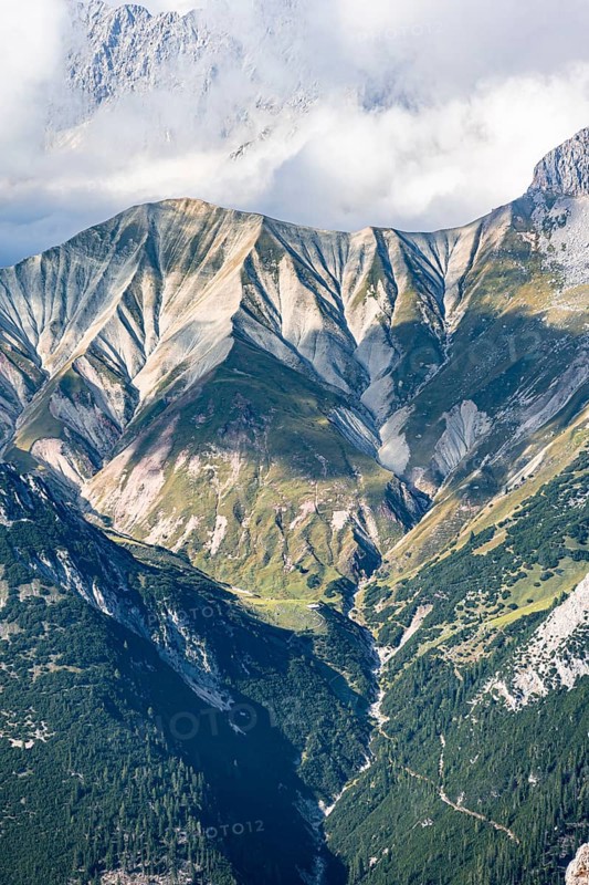 Mountain peaks Hoher Kamm and Kleiner Wanner of the Wetterstein Mountains