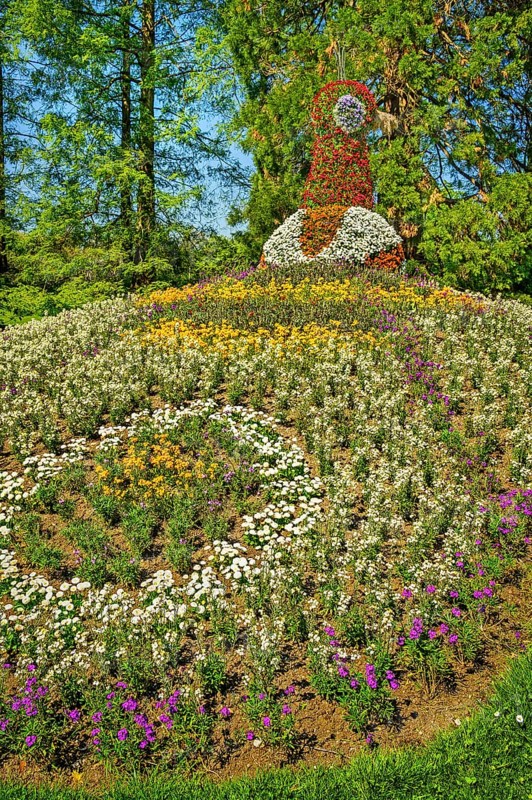 Flower sculpture peacock