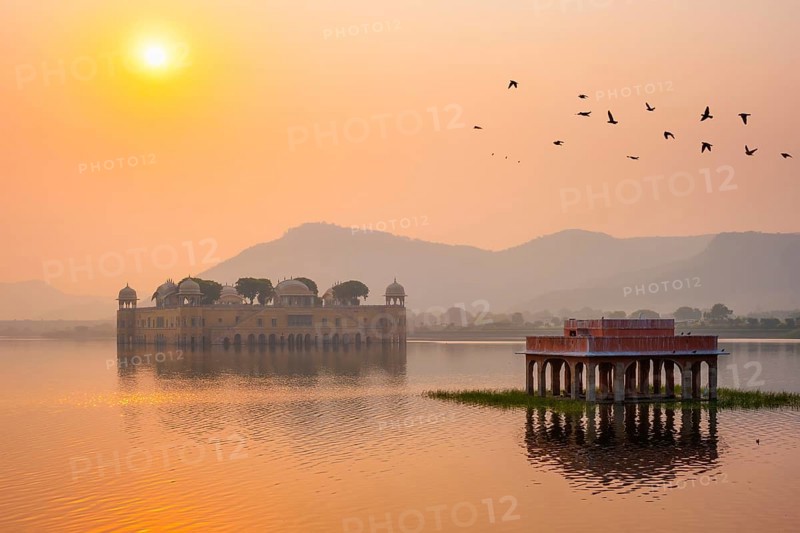 Tranquil morning at famous indian tourist landmark Jal Mahal