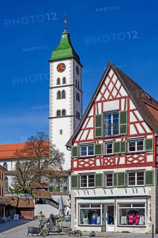 Tower of St. Martin's Church and half-timbered house with St. Anthony's Fountain by Werner Guertner in the historic old town on Saumarkt