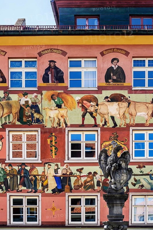 Facade painted with rural motifs in Herrenstrasse