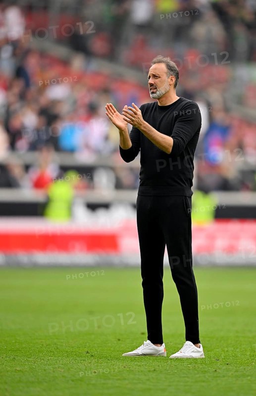 Coach Pellegrino Matarazzo VfB Stuttgart thanks fans