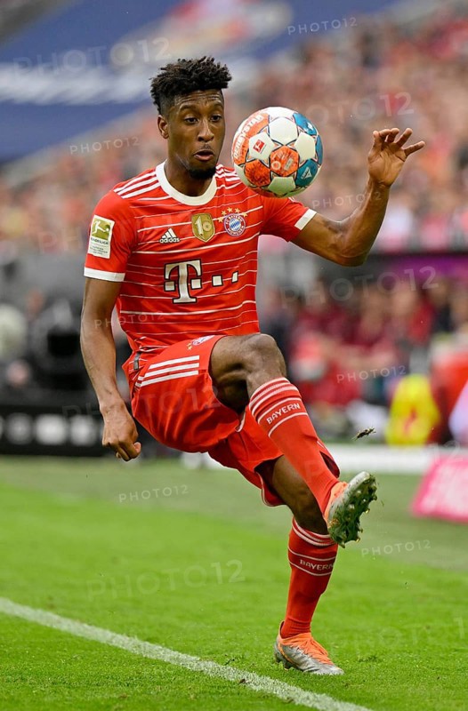 Kingsley Coman FC Bayern Munich FCB on the ball