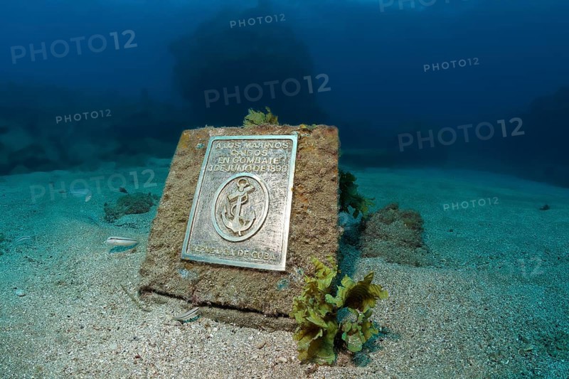 Commemorative plaque to naval battle in the Spanish-American War with the inscription: A los marinos caidos en combate 3de Julio