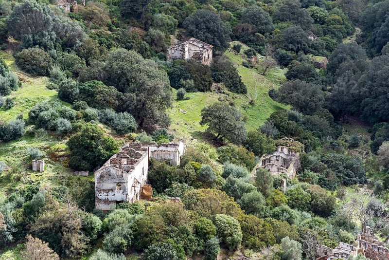 Abandoned mining town of Naracauli