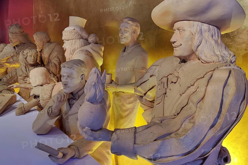 Historical human-sized figures made of marzipan